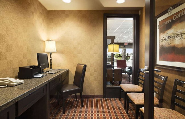 Ramada by Wyndham Surrey/Langley - Foto 4