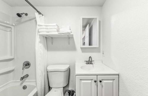 Convenient Tom Picketts Cabin with Mtn View! - Foto 19