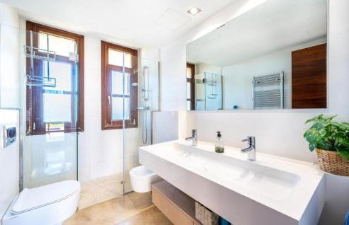 Villa de lujo con piscina, jacuzzi, jardín y terraza - Foto 38