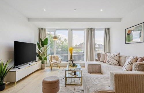 Luxury Apartment - West Wimbledon with Cinema & Game Room, Gym, Parking - Foto 1
