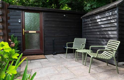 Treetops Lodge, private Cornish hideaway, parking, garden - Foto 72