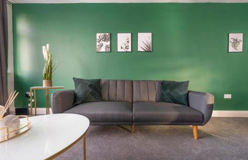 Elegant Bedroom -Near M25, Free Parking , Free WiFi - Foto 25