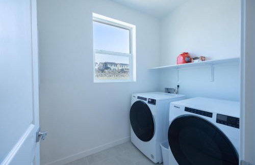 Modern Charming 4BR Home, Family Friendly, Office Space, Fast WiFi, Free Parking - Foto 40