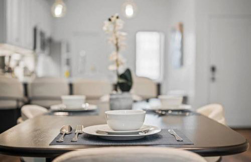 Immaculate Penthouse Double King Suite on Butler St with rooftop deck and free off street parking - Foto 15