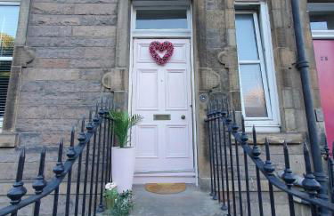 The Flat with the Pink Door - Foto 13