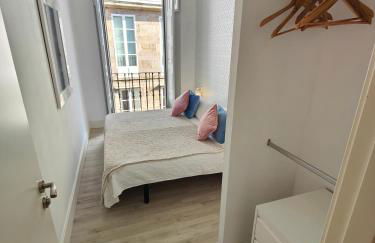 Rua Nova Apartment 28, 3 Dormitorios, WIFI, PS4 y Netflix, a 200m Catedral - Foto 13