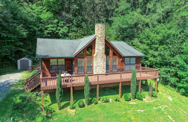Moosetrax - 3 Bedrooms, 2 Baths, Sleeps 6 Cabin by RedAwning - Photo 1