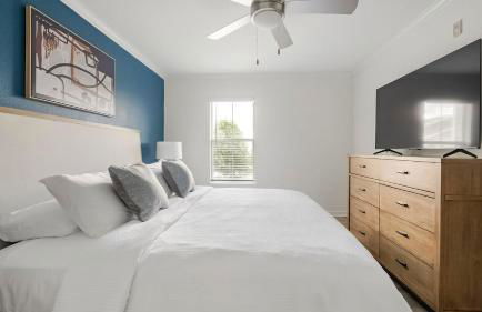 Landing Beautiful 1BD Game Room Courtyard - Foto 14