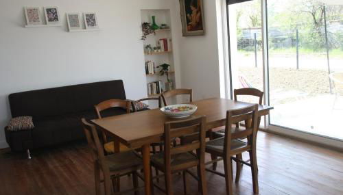 GITE chez mamie - 7 personnes A SAINTE LIVRADE SUR LOT - Foto 3