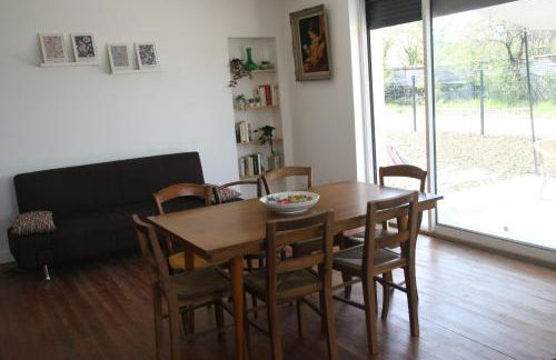 GITE chez mamie - 7 personnes A SAINTE LIVRADE SUR LOT - Foto 3