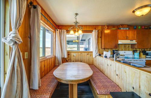 Oceanfront Cottage with Patio and Views in Birch Bay! - Foto 7