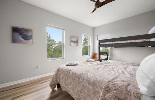 Modern Escape w Mountain Views Fire Pit & Swing - Foto 18