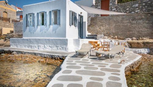 On The Rocks - Photo 2