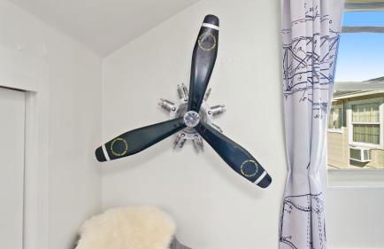 Midtown Flight Deck: 2BR Gem - Foto 13