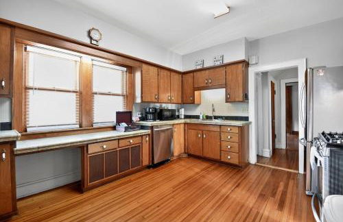 Historic Omaha Manor DT Near Zoo and Pool Table - Foto 13