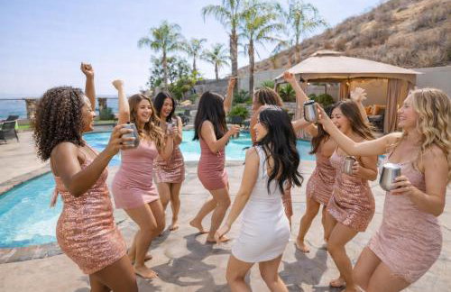 Private, Views, Free Wine Tickets, and Ask about 100 Dollar Taco Caterer For 10 - Foto 8