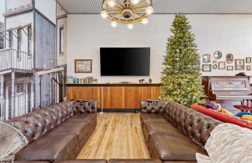 Historic Yellowstone Saloon - Foto 48