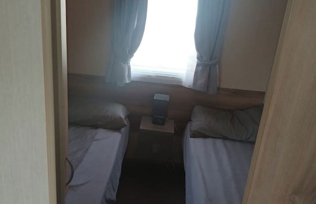 Abi Caravan Sleeps 8 Lyons Winkups Holiday Park - Foto 4