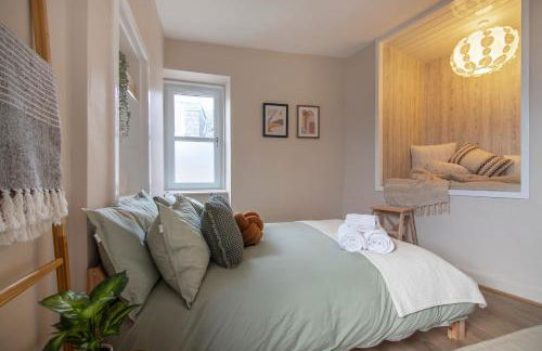 Trendy 2 Bed Flat - Near Airport - Foto 15