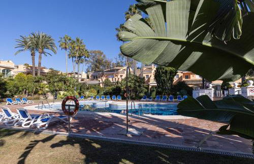 Large Ground Floor Apartment with Private Garden and Beach Access - Photo 60