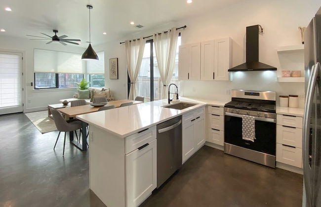 Modern Home Near the University of Texas - Foto 8