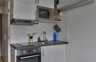 "Monplaisir", parking, canapé-lit neuf confortable, idéal voyages d'affaires et tourisme, proximité commerces, gare, Université Lyon 3 , Tram T2, T4 et C25 - Photo 5