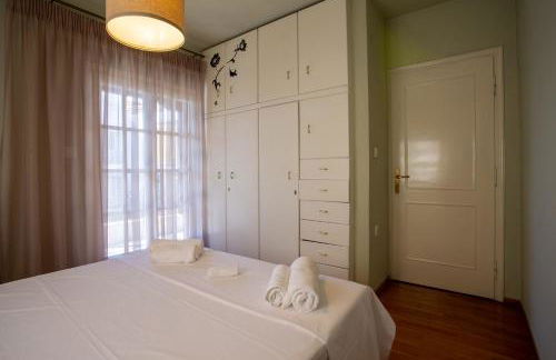 Τraditional fully detached villa on a luxurious hillock of Thessaloniki with its own garden also for family & wedding gatherings for 10 to 25 people only 15 minutes from airport - Foto 37