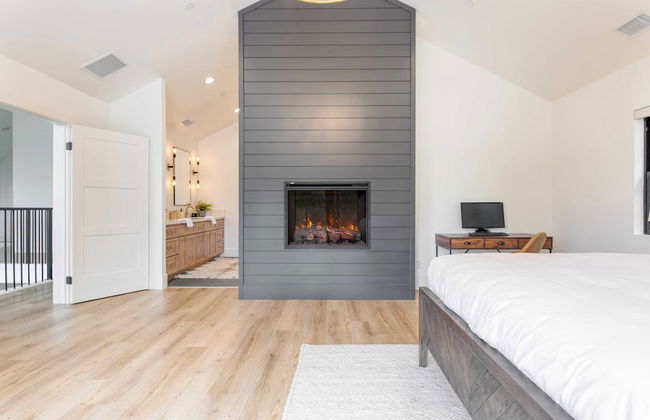 Luxury Retreat, 5mins to the Lake Game Room + Fire Pit Howlite by Avantstay - Foto 31