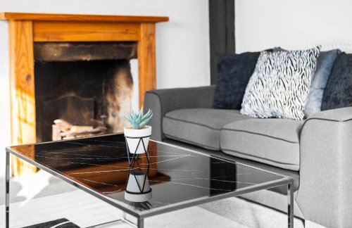 Charming Harvington Cottage - Hot Tub, Pet Friendly, Sleeps 11 - Foto 9