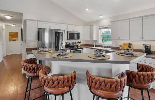 Charming 5BD - UNL 5mins - BBQ, Games & Backyard - Foto 26