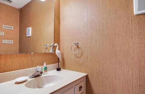 Emerald Isle Condo Near Beach with Screened Porch! - Foto 17