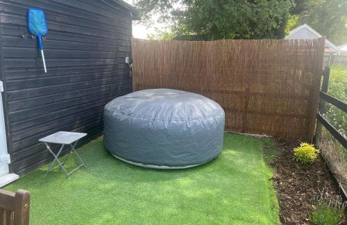 Lavender Lodge - Pool and Hot Tub with sunset views over open fields - Foto 13