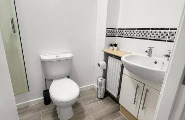New Manchester City Getaway House with 2 FREE Parking - Foto 57