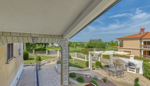 Silvia II with Private Pool - Foto 4, Garden view