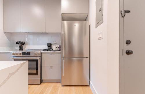 Modern City Hideaway with 1BR & Balcony - Foto 11