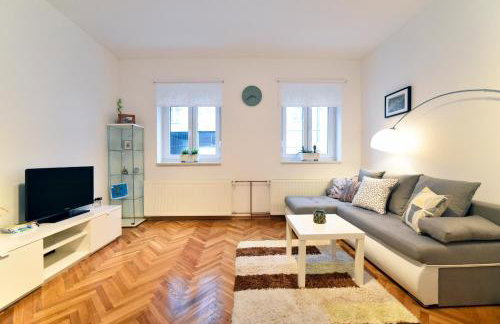 Block Apartment Upper Town - Photo 1