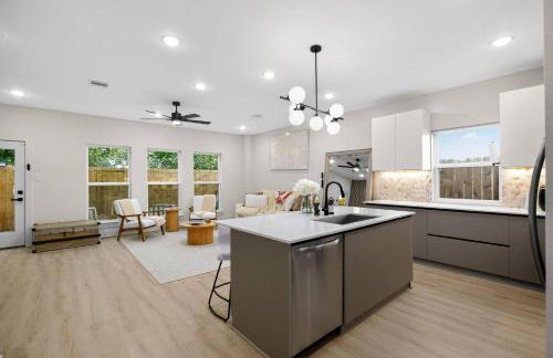 Luxury Home: Mins to NRG, Hobby Airport & Midtown - Foto 34