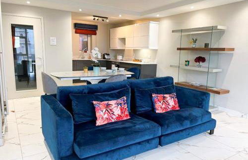 Modern Luxurious Apartment w/ Patio Balcony & View - Foto 3