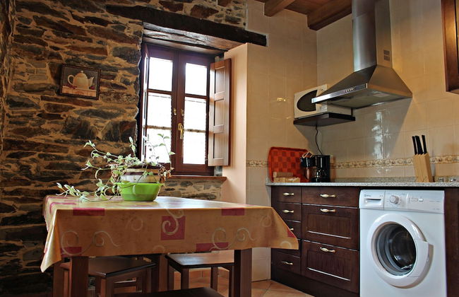 Apartamentos El Llago - Photo 12