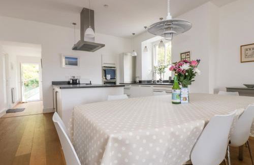 The Upper Deck - Photo 8