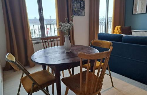 Chez Line, Face à la gare - Foto 3