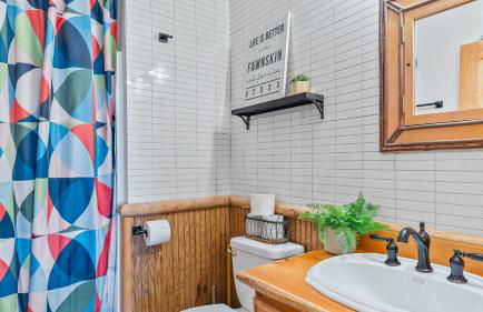 Scenic North Shore Stay w Games Near Snow Summit Lakeview Lodge by AvantStay - Foto 31