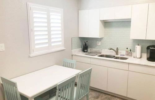 Modern Apartment - 1 of 4 - Photo 4