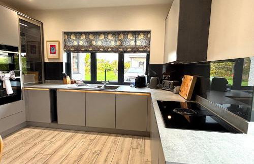 Spacious 4-Bed Home - Oswestry - Families & Groups - Foto 13