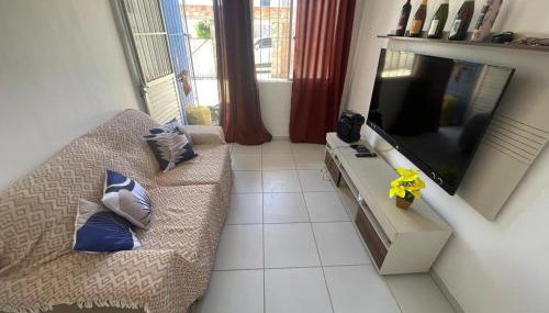 Casa Confortável com duas vagas de garagem e ótima localização - Foto 2