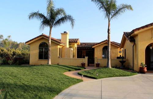 Romantic and Relaxing Villa Retreat with a Jacuzzi near Somis, California - Photo 1