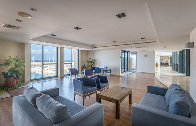 Beach Front By Ritz Hotel Pool Parking - Photo 2