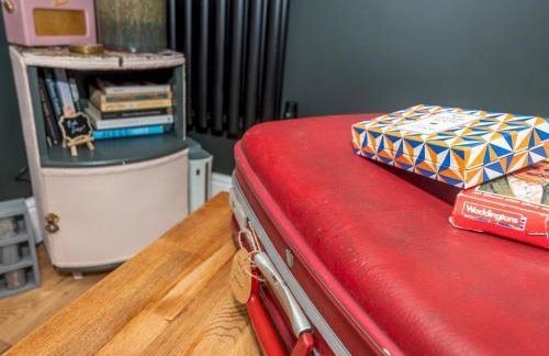 The Lodge - Elegant Comfort in a Peaceful Setting - Photo 7