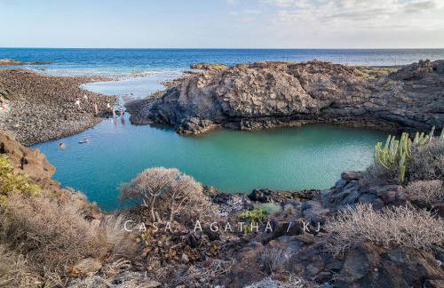 CASA AGATHA - 3 terraces, AC, tv channels, 2 bedrooms & bathrooms, heated pool - Foto 42