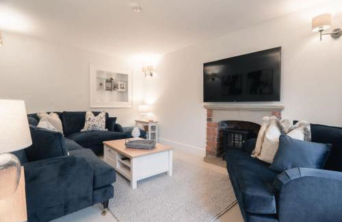 The Farmhouse - Photo 11